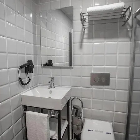 Hotel Uzer 3*