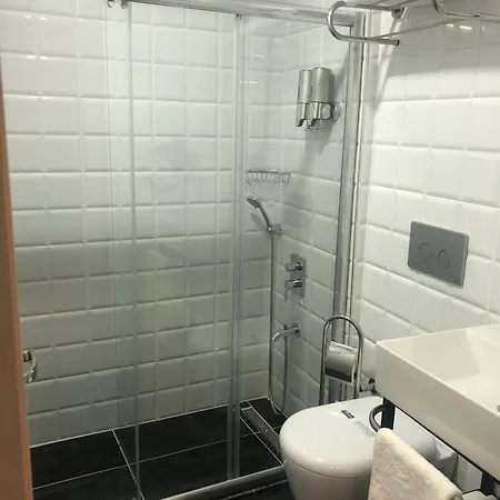 Hotel Uzer 3*