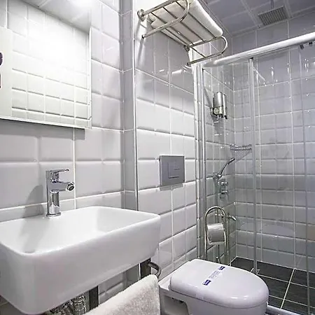 Uzer Hotel 3*