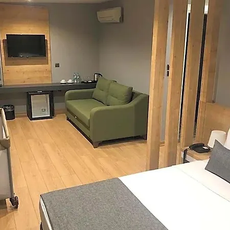 Uzer Hotel