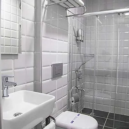 Hotel Uzer