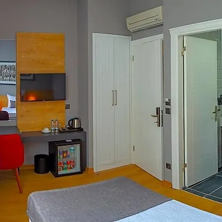 Uzer Hotel