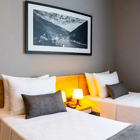 Uzer Hotel
